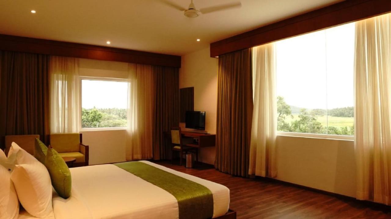 Dass Regency Thrissur Екстериор снимка